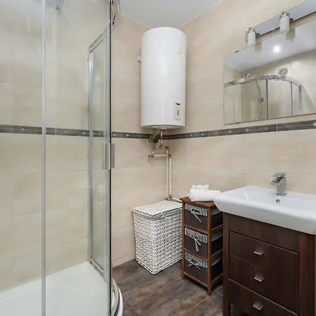 아파트 Family With Air Conditioning In By Renters *