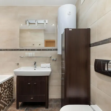 Family With Air Conditioning In By Renters 아파트 미엘노